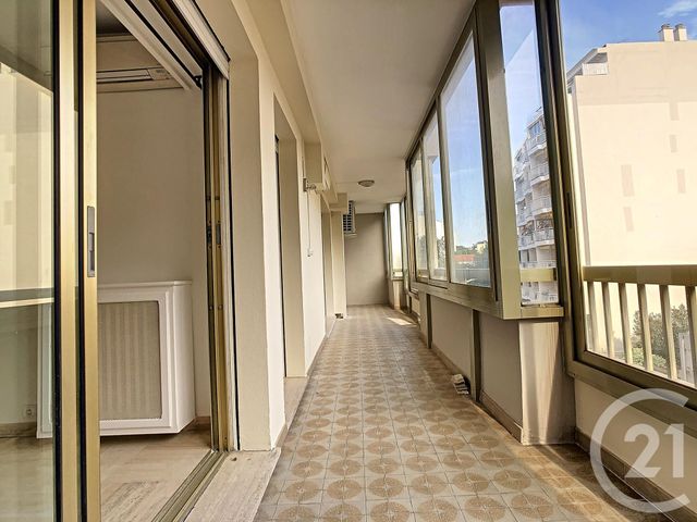 Afficher la photo en grand Appartement F3 à vendre - 3 pièces - 80.0 m2 - CANNES - 06 - PROVENCE-ALPES-COTE-D-AZUR - Century 21 Adhère Transactions