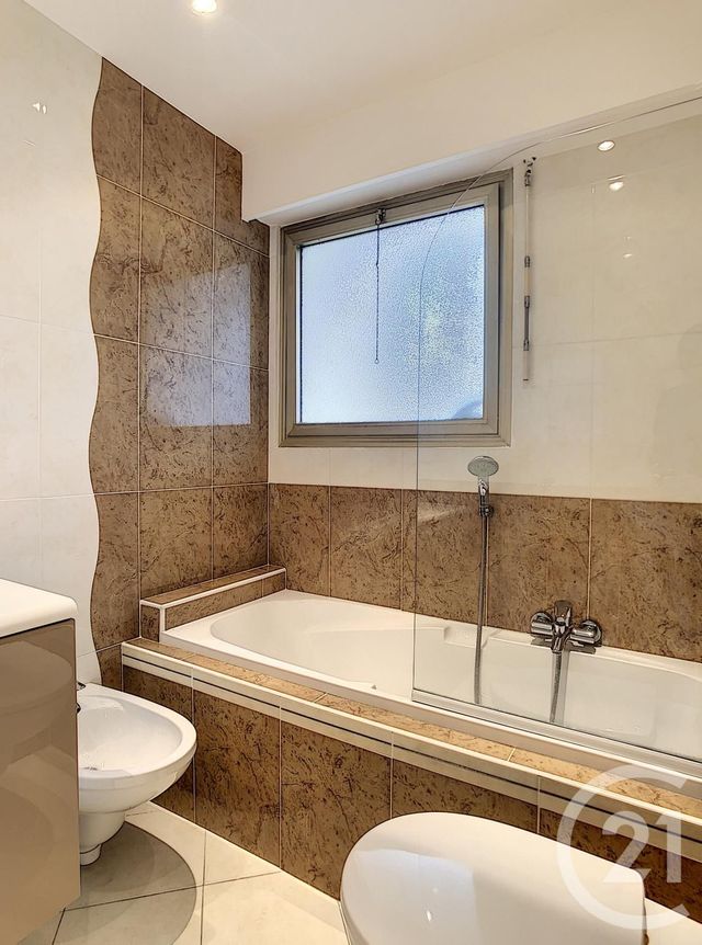 Afficher la photo en grand Appartement F3 à vendre - 3 pièces - 80.0 m2 - CANNES - 06 - PROVENCE-ALPES-COTE-D-AZUR - Century 21 Adhère Transactions