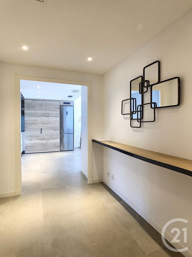 Afficher la photo en grand Appartement F3 à vendre - 3 pièces - 77.0 m2 - CANNES - 06 - PROVENCE-ALPES-COTE-D-AZUR - Century 21 Adhère Transactions