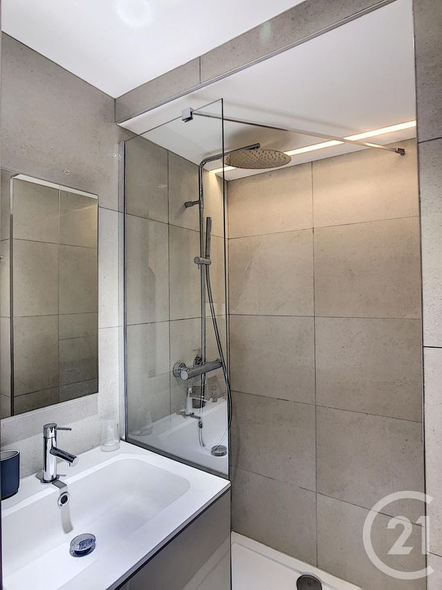Afficher la photo en grand Appartement F3 à vendre - 3 pièces - 77.0 m2 - CANNES - 06 - PROVENCE-ALPES-COTE-D-AZUR - Century 21 Adhère Transactions
