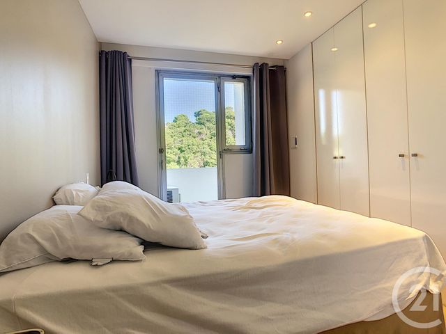 Afficher la photo en grand Appartement F3 à vendre - 3 pièces - 77.0 m2 - CANNES - 06 - PROVENCE-ALPES-COTE-D-AZUR - Century 21 Adhère Transactions