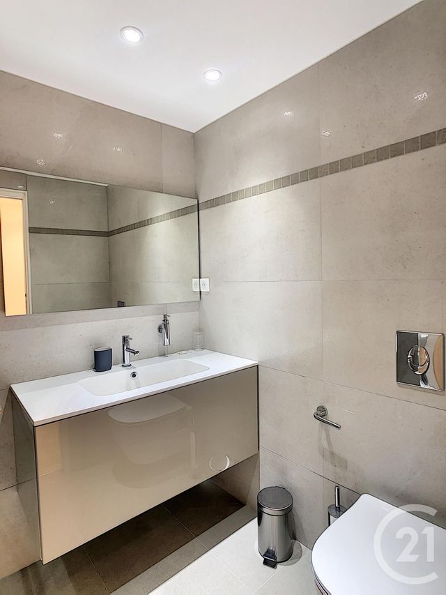Afficher la photo en grand Appartement F3 à vendre - 3 pièces - 77.0 m2 - CANNES - 06 - PROVENCE-ALPES-COTE-D-AZUR - Century 21 Adhère Transactions