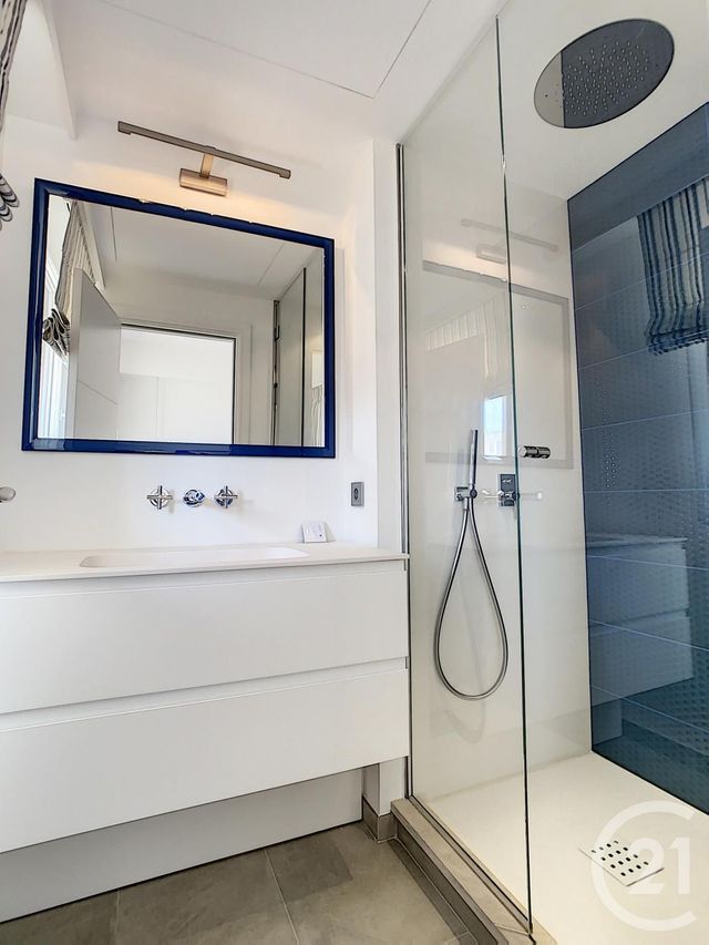 Afficher la photo en grand Appartement F3 à vendre - 3 pièces - 60.0 m2 - CANNES - 06 - PROVENCE-ALPES-COTE-D-AZUR - Century 21 Adhère Transactions