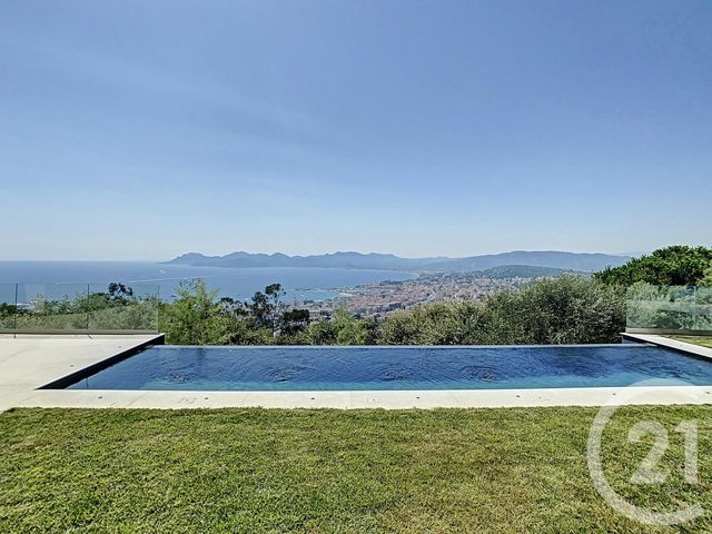 Afficher la photo en grand Appartement F4 à vendre - 4 pièces - 130.0 m2 - CANNES - 06 - PROVENCE-ALPES-COTE-D-AZUR - Century 21 Adhère Transactions