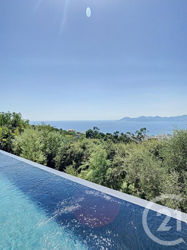 Afficher la photo en grand Appartement F4 à vendre - 4 pièces - 130.0 m2 - CANNES - 06 - PROVENCE-ALPES-COTE-D-AZUR - Century 21 Adhère Transactions