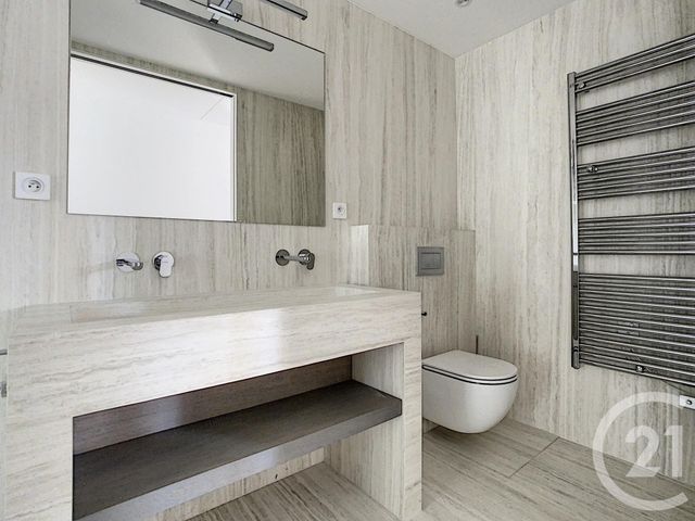 Afficher la photo en grand Appartement F4 à vendre - 4 pièces - 130.0 m2 - CANNES - 06 - PROVENCE-ALPES-COTE-D-AZUR - Century 21 Adhère Transactions