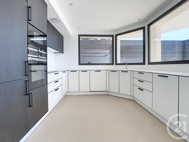 Afficher la photo en grand Appartement F4 à vendre - 4 pièces - 130.0 m2 - CANNES - 06 - PROVENCE-ALPES-COTE-D-AZUR - Century 21 Adhère Transactions