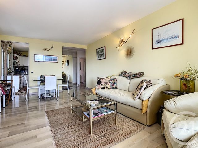 Afficher la photo en grand Appartement F3 à vendre - 3 pièces - 75.0 m2 - CANNES - 06 - PROVENCE-ALPES-COTE-D-AZUR - Century 21 Adhère Transactions