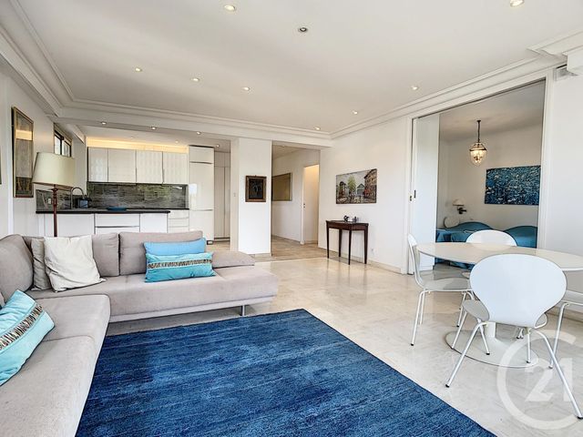 Afficher la photo en grand Appartement F4 à vendre - 4 pièces - 107.0 m2 - CANNES - 06 - PROVENCE-ALPES-COTE-D-AZUR - Century 21 Adhère Transactions