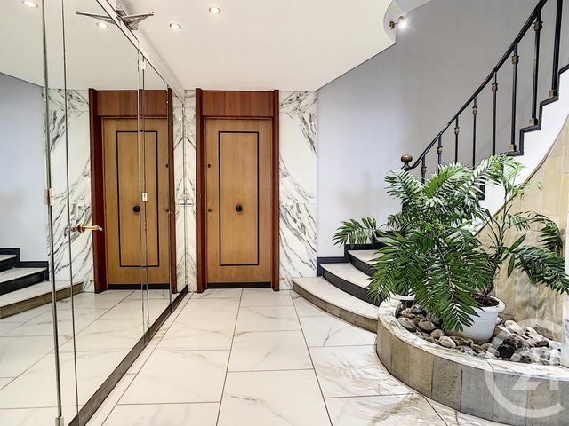 Afficher la photo en grand Appartement F4 à vendre - 4 pièces - 107.0 m2 - CANNES - 06 - PROVENCE-ALPES-COTE-D-AZUR - Century 21 Adhère Transactions