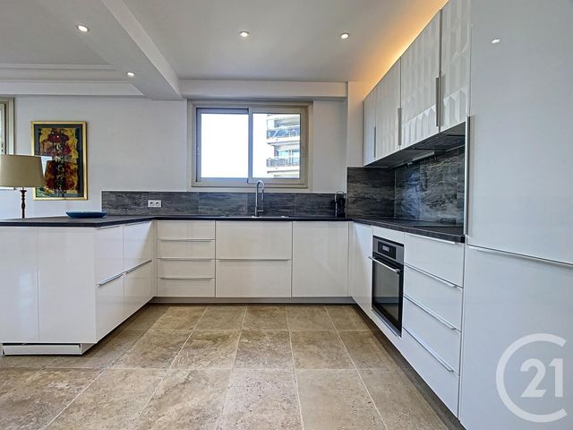 Afficher la photo en grand Appartement F4 à vendre - 4 pièces - 107.0 m2 - CANNES - 06 - PROVENCE-ALPES-COTE-D-AZUR - Century 21 Adhère Transactions