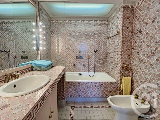 Afficher la photo en grand Appartement F4 à vendre - 4 pièces - 107.0 m2 - CANNES - 06 - PROVENCE-ALPES-COTE-D-AZUR - Century 21 Adhère Transactions