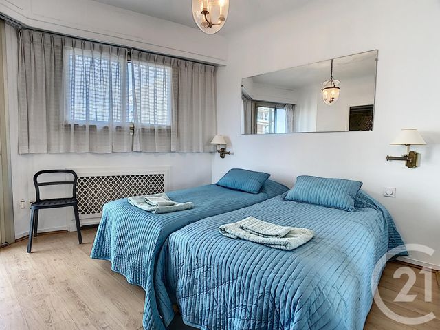 Afficher la photo en grand Appartement F4 à vendre - 4 pièces - 107.0 m2 - CANNES - 06 - PROVENCE-ALPES-COTE-D-AZUR - Century 21 Adhère Transactions