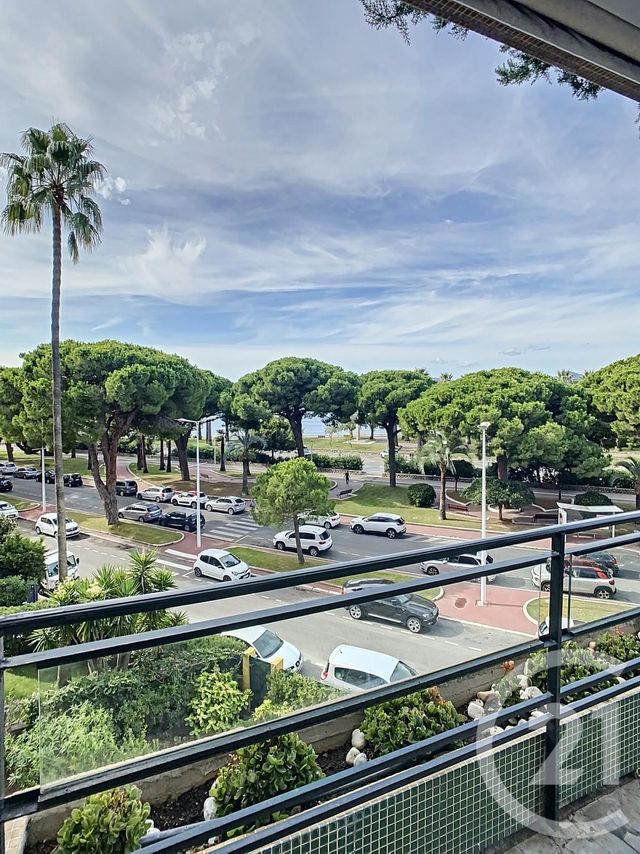 Afficher la photo en grand Appartement F4 à vendre - 4 pièces - 107.0 m2 - CANNES - 06 - PROVENCE-ALPES-COTE-D-AZUR - Century 21 Adhère Transactions