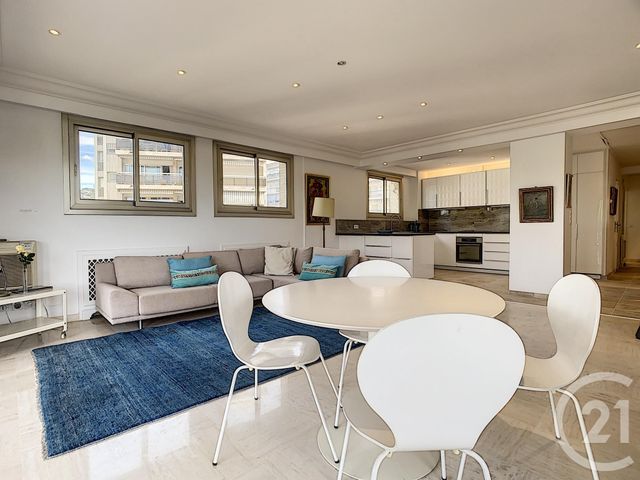 Afficher la photo en grand Appartement F4 à vendre - 4 pièces - 107.0 m2 - CANNES - 06 - PROVENCE-ALPES-COTE-D-AZUR - Century 21 Adhère Transactions