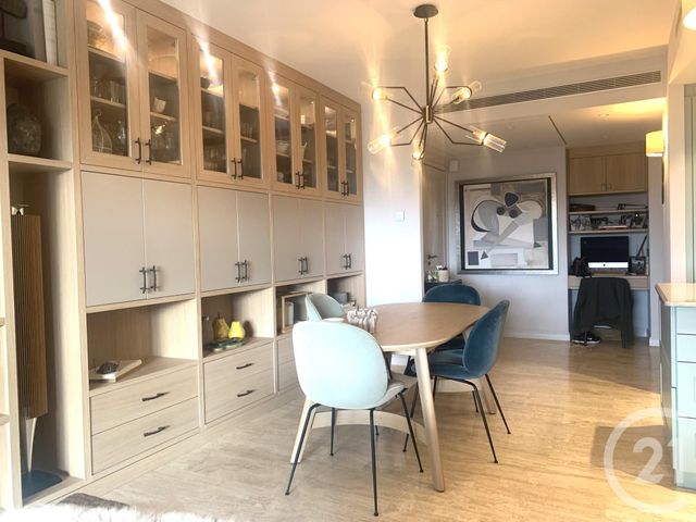 Afficher la photo en grand Appartement F4 à vendre - 4 pièces - 104.0 m2 - CANNES - 06 - PROVENCE-ALPES-COTE-D-AZUR - Century 21 Adhère Transactions