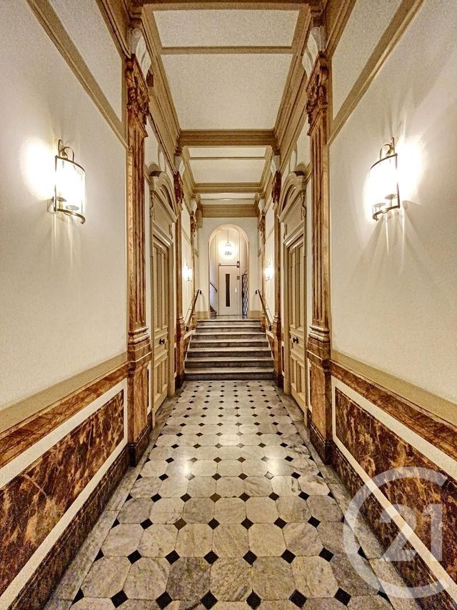 Afficher la photo en grand Appartement F3 à vendre - 3 pièces - 91.0 m2 - CANNES - 06 - PROVENCE-ALPES-COTE-D-AZUR - Century 21 Adhère Transactions