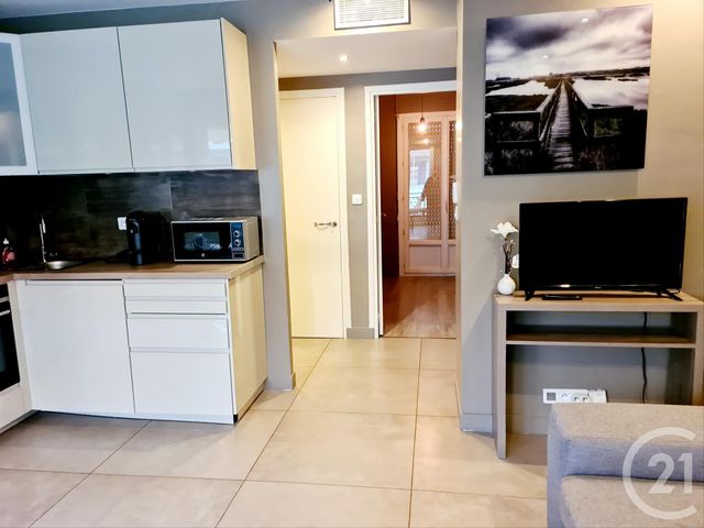 Afficher la photo en grand Appartement F3 à vendre - 3 pièces - 49.0 m2 - CANNES - 06 - PROVENCE-ALPES-COTE-D-AZUR - Century 21 Adhère Transactions