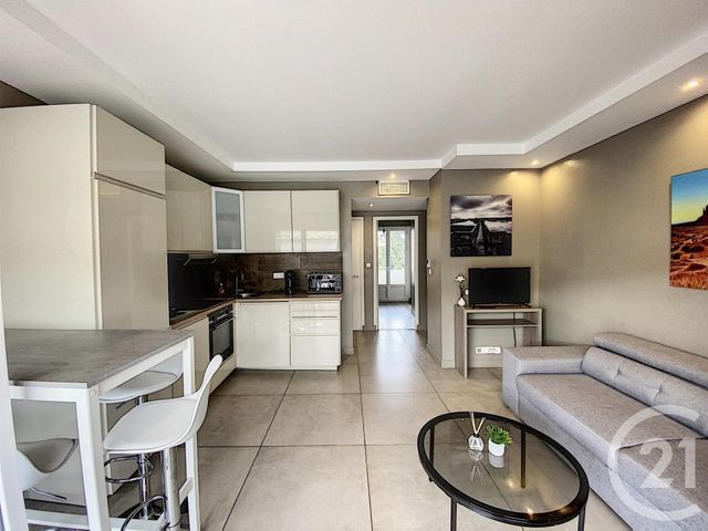 Afficher la photo en grand Appartement F3 à vendre - 3 pièces - 49.0 m2 - CANNES - 06 - PROVENCE-ALPES-COTE-D-AZUR - Century 21 Adhère Transactions