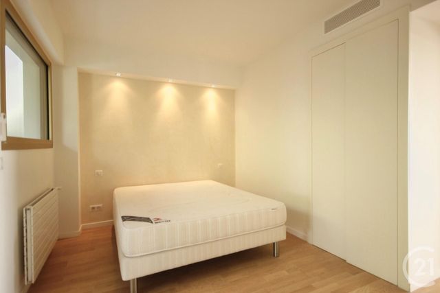Afficher la photo en grand Appartement F4 à vendre - 4 pièces - 128.0 m2 - CANNES - 06 - PROVENCE-ALPES-COTE-D-AZUR - Century 21 Adhère Transactions