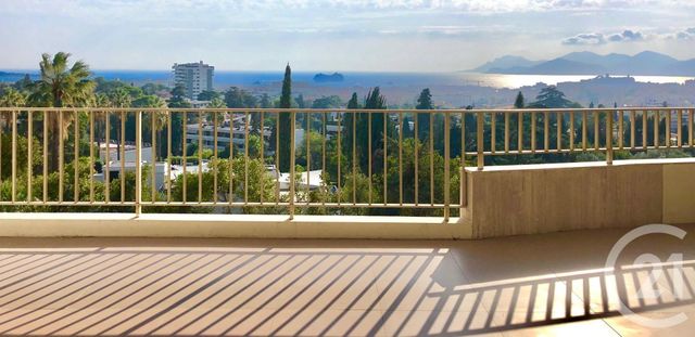 Afficher la photo en grand Appartement F4 à vendre - 4 pièces - 128.0 m2 - CANNES - 06 - PROVENCE-ALPES-COTE-D-AZUR - Century 21 Adhère Transactions