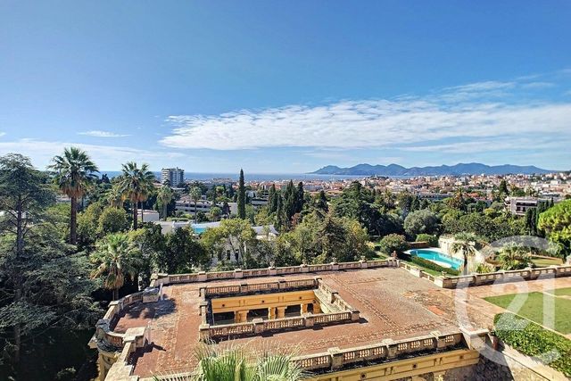 Afficher la photo en grand Appartement F4 à vendre - 4 pièces - 128.0 m2 - CANNES - 06 - PROVENCE-ALPES-COTE-D-AZUR - Century 21 Adhère Transactions