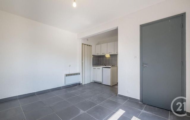 Studio à louer - 1 pièce - 18.0 m2 - VALLAURIS - 06 - PROVENCE-ALPES-COTE-D-AZUR - Century 21 Adhère Transactions Studio à louer - 1 pièce - 18.0 m2 - VALLAURIS - 06 - PROVENCE-ALPES-COTE-D-AZUR - Century 21 Adhère Transactions