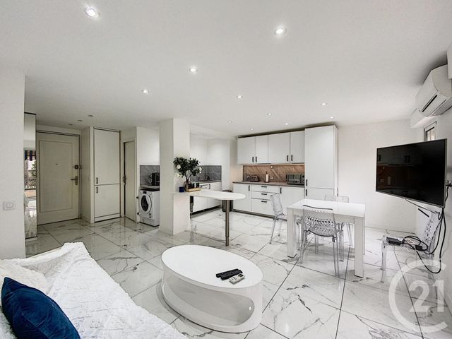 Afficher la photo en grand Appartement F2 à vendre - 2 pièces - 48.0 m2 - CANNES - 06 - PROVENCE-ALPES-COTE-D-AZUR - Century 21 Adhère Transactions
