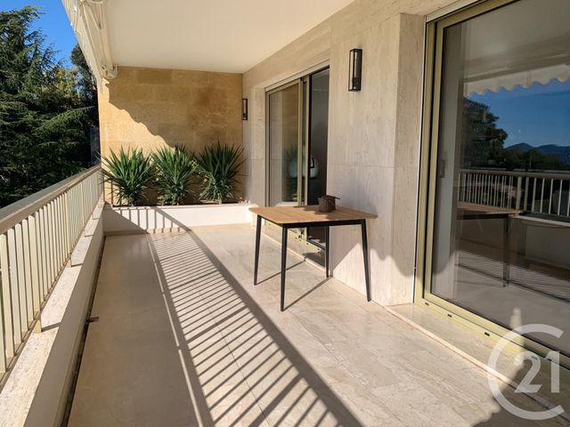 Appartement F3 à vendre - 3 pièces - 104.02 m2 - CANNES - 06 - PROVENCE-ALPES-COTE-D-AZUR - Century 21 Adhère Transactions Appartement F3 à vendre - 3 pièces - 104.02 m2 - CANNES - 06 - PROVENCE-ALPES-COTE-D-AZUR - Century 21 Adhère Transactions