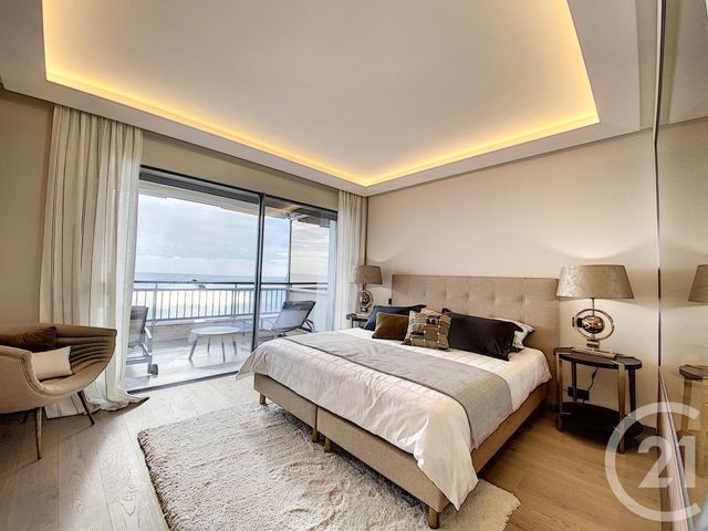 Appartement F5 à vendre - 5 pièces - 180.0 m2 - CANNES - 06 - PROVENCE-ALPES-COTE-D-AZUR - Century 21 Adhère Transactions Appartement F5 à vendre - 5 pièces - 180.0 m2 - CANNES - 06 - PROVENCE-ALPES-COTE-D-AZUR - Century 21 Adhère Transactions