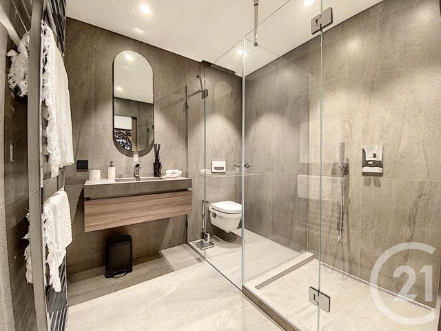Appartement F5 à vendre - 5 pièces - 180.0 m2 - CANNES - 06 - PROVENCE-ALPES-COTE-D-AZUR - Century 21 Adhère Transactions Appartement F5 à vendre - 5 pièces - 180.0 m2 - CANNES - 06 - PROVENCE-ALPES-COTE-D-AZUR - Century 21 Adhère Transactions