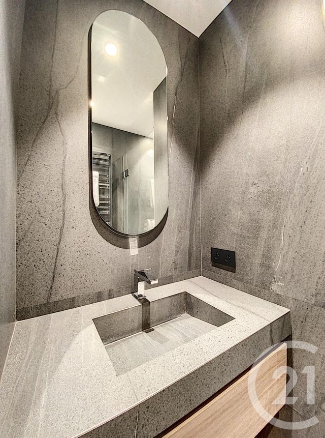 Appartement F5 à vendre - 5 pièces - 180.0 m2 - CANNES - 06 - PROVENCE-ALPES-COTE-D-AZUR - Century 21 Adhère Transactions Appartement F5 à vendre - 5 pièces - 180.0 m2 - CANNES - 06 - PROVENCE-ALPES-COTE-D-AZUR - Century 21 Adhère Transactions