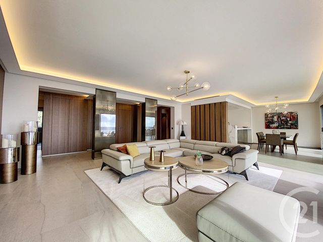 Appartement F5 à vendre - 5 pièces - 180.0 m2 - CANNES - 06 - PROVENCE-ALPES-COTE-D-AZUR - Century 21 Adhère Transactions Appartement F5 à vendre - 5 pièces - 180.0 m2 - CANNES - 06 - PROVENCE-ALPES-COTE-D-AZUR - Century 21 Adhère Transactions