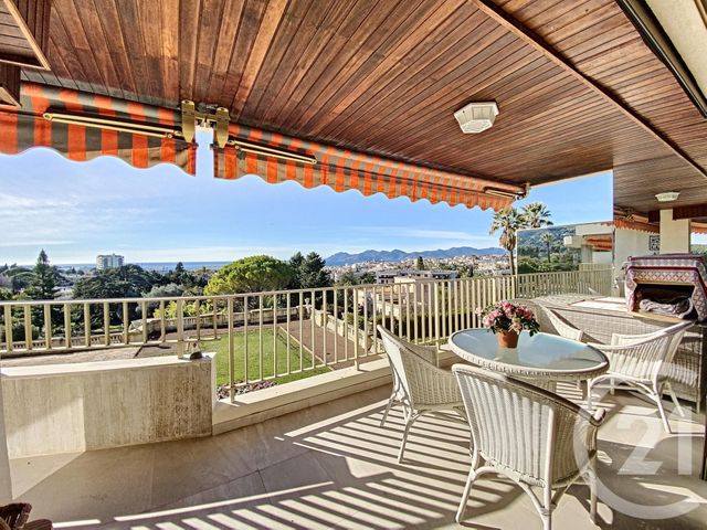Appartement F3 à vendre - 3 pièces - 107.0 m2 - CANNES - 06 - PROVENCE-ALPES-COTE-D-AZUR - Century 21 Adhère Transactions Appartement F3 à vendre - 3 pièces - 107.0 m2 - CANNES - 06 - PROVENCE-ALPES-COTE-D-AZUR - Century 21 Adhère Transactions