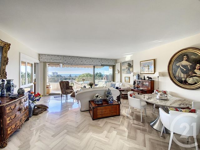 Appartement F3 à vendre - 3 pièces - 107.0 m2 - CANNES - 06 - PROVENCE-ALPES-COTE-D-AZUR - Century 21 Adhère Transactions Appartement F3 à vendre - 3 pièces - 107.0 m2 - CANNES - 06 - PROVENCE-ALPES-COTE-D-AZUR - Century 21 Adhère Transactions