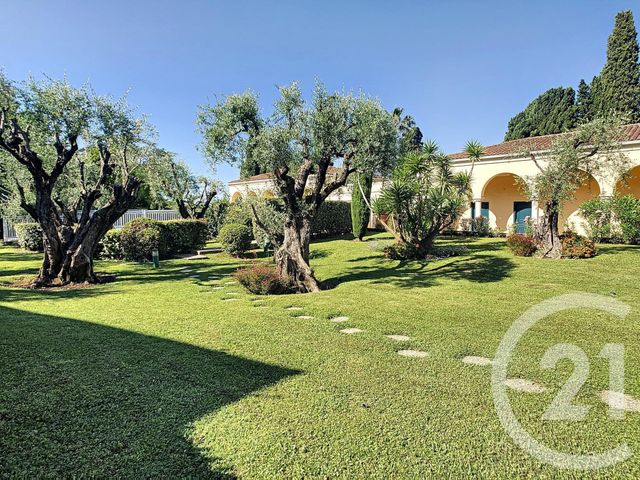 Appartement F4 à vendre - 4 pièces - 118.23 m2 - CANNES - 06 - PROVENCE-ALPES-COTE-D-AZUR - Century 21 Adhère Transactions Appartement F4 à vendre - 4 pièces - 118.23 m2 - CANNES - 06 - PROVENCE-ALPES-COTE-D-AZUR - Century 21 Adhère Transactions