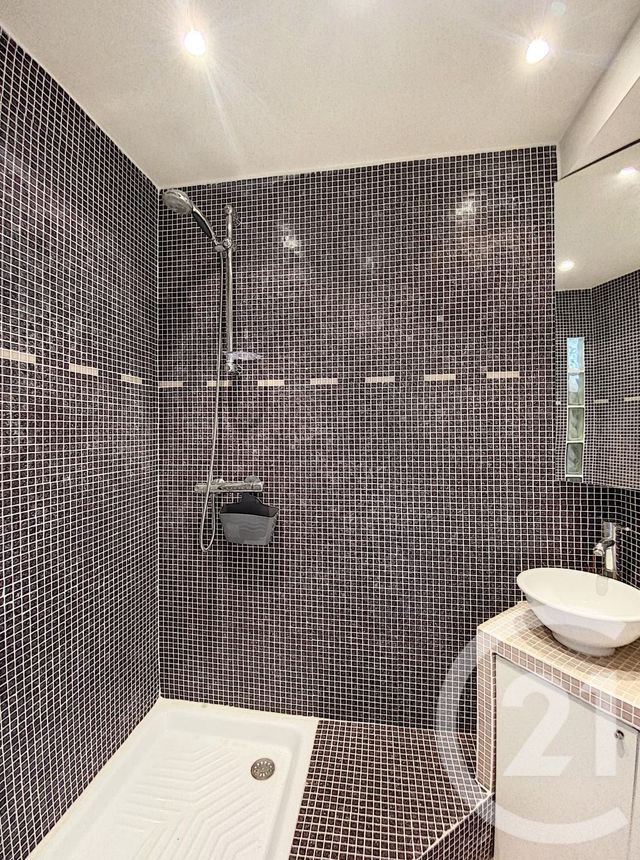 Appartement F3 à vendre - 3 pièces - 82.7 m2 - CANNES - 06 - PROVENCE-ALPES-COTE-D-AZUR - Century 21 Adhère Transactions Appartement F3 à vendre - 3 pièces - 82.7 m2 - CANNES - 06 - PROVENCE-ALPES-COTE-D-AZUR - Century 21 Adhère Transactions