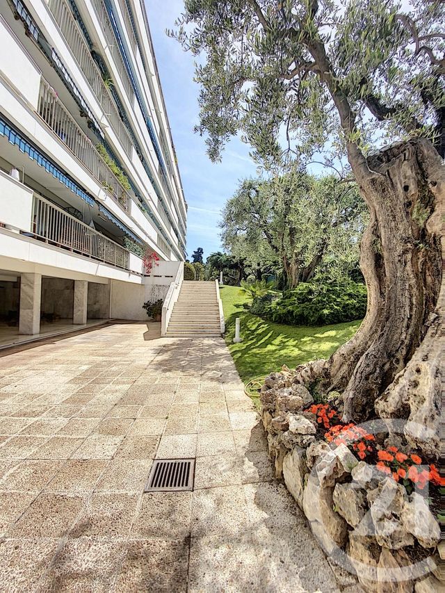 Appartement F3 à vendre - 3 pièces - 82.7 m2 - CANNES - 06 - PROVENCE-ALPES-COTE-D-AZUR - Century 21 Adhère Transactions Appartement F3 à vendre - 3 pièces - 82.7 m2 - CANNES - 06 - PROVENCE-ALPES-COTE-D-AZUR - Century 21 Adhère Transactions
