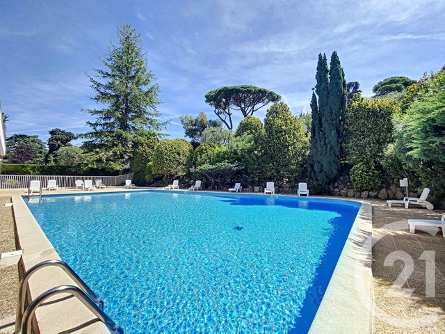 Appartement F3 à vendre - 3 pièces - 82.7 m2 - CANNES - 06 - PROVENCE-ALPES-COTE-D-AZUR - Century 21 Adhère Transactions Appartement F3 à vendre - 3 pièces - 82.7 m2 - CANNES - 06 - PROVENCE-ALPES-COTE-D-AZUR - Century 21 Adhère Transactions