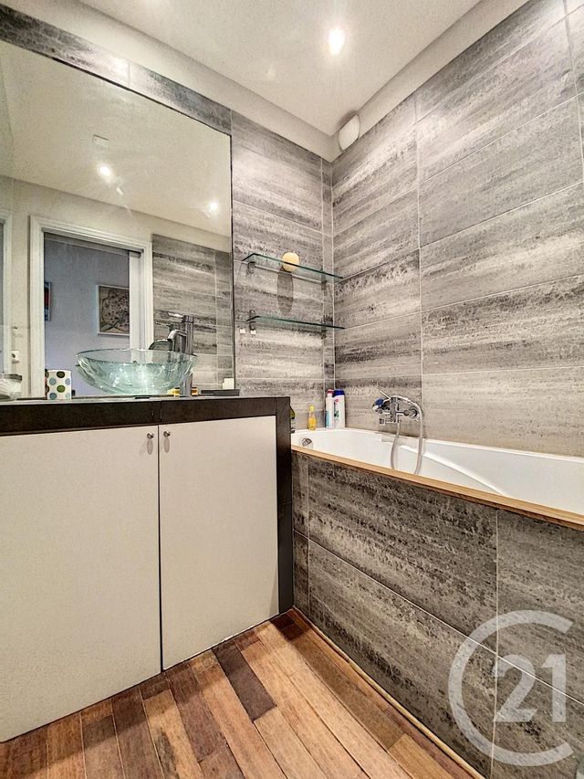 Appartement F3 à vendre - 3 pièces - 82.7 m2 - CANNES - 06 - PROVENCE-ALPES-COTE-D-AZUR - Century 21 Adhère Transactions Appartement F3 à vendre - 3 pièces - 82.7 m2 - CANNES - 06 - PROVENCE-ALPES-COTE-D-AZUR - Century 21 Adhère Transactions