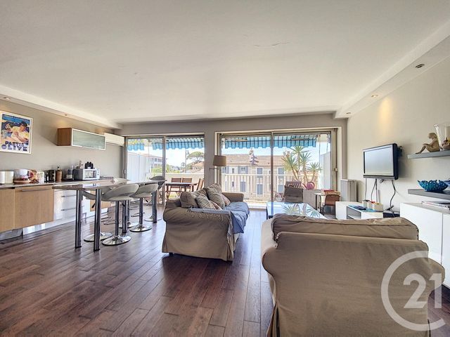 Appartement F3 à vendre - 3 pièces - 82.7 m2 - CANNES - 06 - PROVENCE-ALPES-COTE-D-AZUR - Century 21 Adhère Transactions Appartement F3 à vendre - 3 pièces - 82.7 m2 - CANNES - 06 - PROVENCE-ALPES-COTE-D-AZUR - Century 21 Adhère Transactions