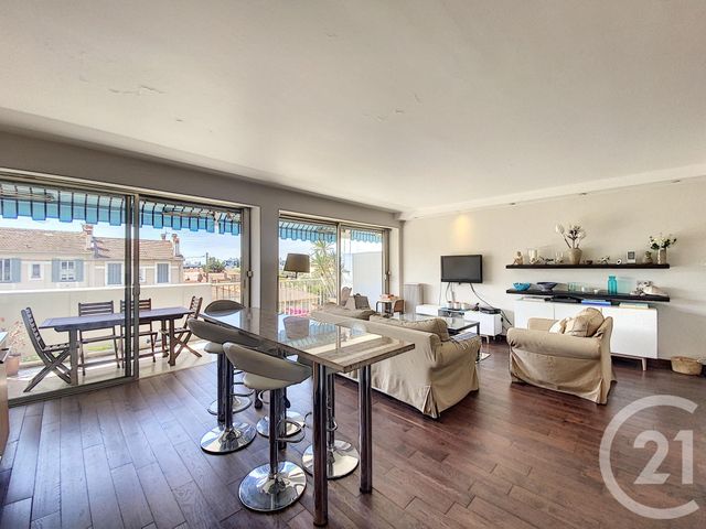 Appartement F3 à vendre - 3 pièces - 82.7 m2 - CANNES - 06 - PROVENCE-ALPES-COTE-D-AZUR - Century 21 Adhère Transactions Appartement F3 à vendre - 3 pièces - 82.7 m2 - CANNES - 06 - PROVENCE-ALPES-COTE-D-AZUR - Century 21 Adhère Transactions
