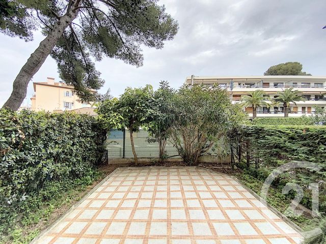 Afficher la photo en grand Appartement F2 à vendre - 2 pièces - 37.16 m2 - CANNES - 06 - PROVENCE-ALPES-COTE-D-AZUR - Century 21 Adhère Transactions