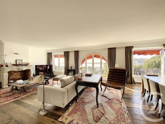 Afficher la photo en grand Appartement F3 à louer - 4 pièces - 136.91 m2 - CANNES - 06 - PROVENCE-ALPES-COTE-D-AZUR - Century 21 Adhère Transactions