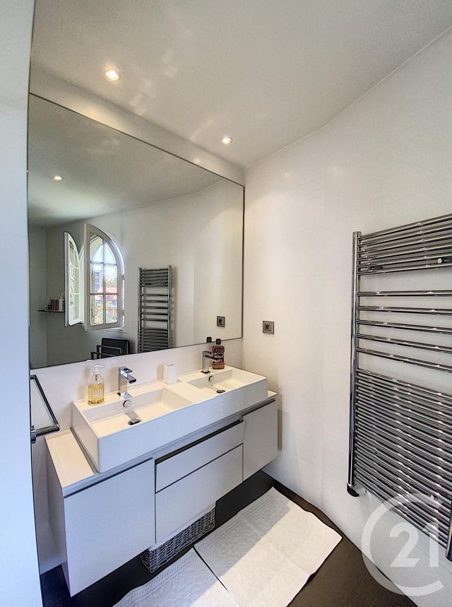 Afficher la photo en grand Appartement F3 à louer - 4 pièces - 136.91 m2 - CANNES - 06 - PROVENCE-ALPES-COTE-D-AZUR - Century 21 Adhère Transactions
