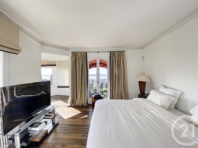 Afficher la photo en grand Appartement F3 à louer - 4 pièces - 136.91 m2 - CANNES - 06 - PROVENCE-ALPES-COTE-D-AZUR - Century 21 Adhère Transactions