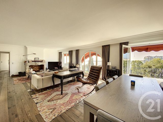 Afficher la photo en grand Appartement F3 à louer - 4 pièces - 136.91 m2 - CANNES - 06 - PROVENCE-ALPES-COTE-D-AZUR - Century 21 Adhère Transactions