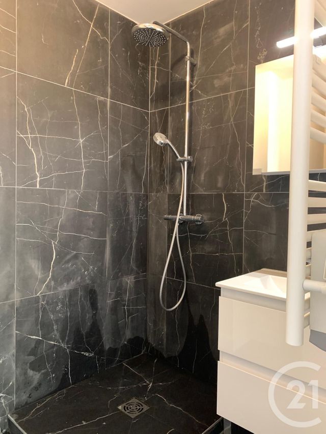 Afficher la photo en grand Appartement F2 à vendre - 2 pièces - 38.0 m2 - CANNES - 06 - PROVENCE-ALPES-COTE-D-AZUR - Century 21 Adhère Transactions