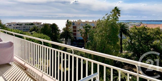 Afficher la photo en grand Appartement F3 à vendre - 3 pièces - 86.01 m2 - CANNES - 06 - PROVENCE-ALPES-COTE-D-AZUR - Century 21 Adhère Transactions