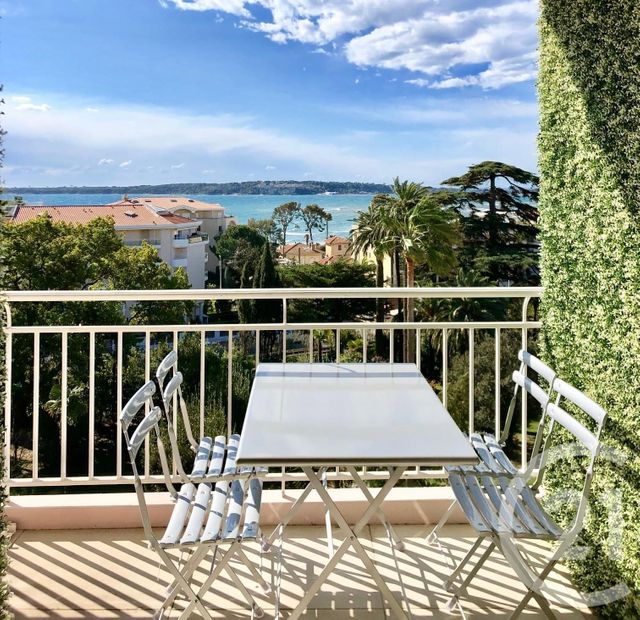 Afficher la photo en grand Appartement F3 à vendre - 3 pièces - 86.01 m2 - CANNES - 06 - PROVENCE-ALPES-COTE-D-AZUR - Century 21 Adhère Transactions